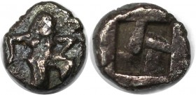 Griechische Münzen, THRACIA. THASOS. Obol um 500 v. Chr. Vs.: ithyphallischer Satyr n. r. Rs.: Quadratum incusum mit Teilungen. Silber. 0.795 g. Sehr ...