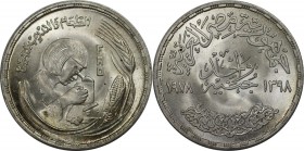 Weltmünzen und Medaillen, Ägypten / Egypt. Serie: F.A.O. Frau mit Microskop. 1 Pound 1978. 15,0 g. 0.720 Silber. 0.35 OZ. KM 482. Stempelglanz
