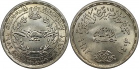 Weltmünzen und Medaillen, Ägypten / Egypt. 50. Jahrestag der ägyptischen Luftwaffe. 1 Pound 1982. 15,0 g. 0.720 Silber. 0.35 OZ. KM 542. Stempelglanz...