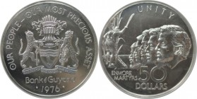 Weltmünzen und Medaillen, Guyana. 10. Jahrestag der Unabhängigkeit. 50 Dollars 1976. 48,30 g. 0.925 Silber. 1.44 OZ. KM 45. Auflage nur 100 Stück! NGC...