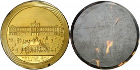 s/d (hacia 1788) Carlos IV. Madrid. Medallón circular. 14,79 g. Ø79 mm. Fina plancha metálica adherida a una base de carey. Unifaz. En cajita de cartu...