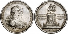 1796. Carlos IV. México. Erección de la estatua ecuestre. Medalla. (RAH. 439 var. metal) (Ruiz Trapero 296) (V. 184) (V.Q. 14155). 122,89 g. Ø60 mm. P...