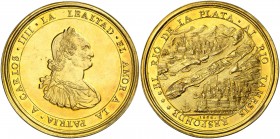 1806. Carlos IV. Conmemoración de la recuperación de Buenos Aires. Medalla. (Medina Col. 43 var. metal). 124 g. Ø54 mm. Oro. Grabador: I. Fernández Ar...