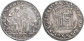 Alvise I Mocenigo, 1570-1577. 

Osella anno VII/1576, AR 9,66 g. ALOY MOCENIGO P MVN Il Redentore, seduto a s., benedice il doge genuflesso con la d...