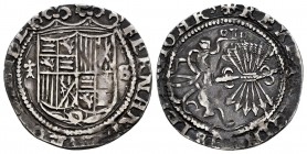 Fernando e Isabel (1474-1504). 1 real. Sevilla. (Cal 2008-383). (Cal 2019-436). Anv.: Escudo entre armiño y S. Rev.: I entre roeles. Ag. 2,35 g. Escas...