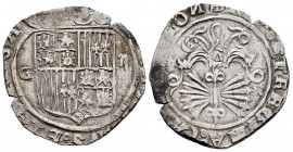 Fernando e Isabel (1474-1504). 2 reales. Granada. (Cal-498 var). (Lf-G4.3.8 var). Rev.: + REX· ET REGINA: CAS(T: LEGI)ON. Ag. 6,84 g. Escudo entre G y...