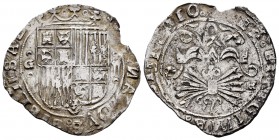 Fernando e Isabel (1474-1504). 2 reales. Granada. (Cal-498 var). (Lf-G4.3.12). Ag. 6,91 g. Escudo entre G y II, acotados por roeles. Ensayador R a la ...
