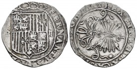 Fernando e Isabel (1474-1504). 2 reales. Sevilla. (Cal-516). (Lf-G6.4.27 var). Rev.: ...LEGIONI. Ag. 6,84 g. Escudo entre S - II. Estrella bajo el yug...