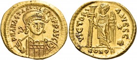 Anastasius I, 491-518. Solidus (Gold, 21 mm, 4.47 g, 6 h), Constantinople, E = 5th officina, 507-518. D N ANASTA-SIVS P P AVG Helmeted and cuirassed b...