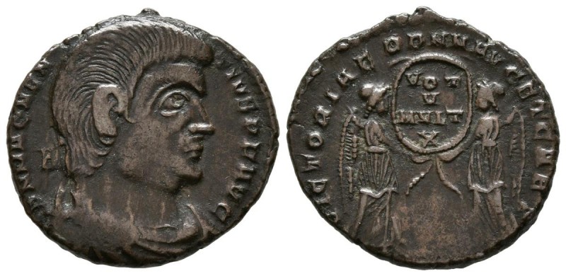 MAGNENCIO. Maiorina. (Ae. 4,23g/21mm). 351-352 d.C. Roma. (RIC 216). MBC+.