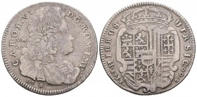 CARLOS III PRETENDIENTE (1685-1740). 1/2 Piastra. (Ar. 12,40g/34mm). 1733. Nápoles. (Vti. Falta; MIR. 321/2). MBC-.