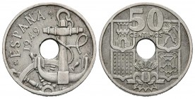 ESTADO ESPAÑOL. 50 Céntimos. (CuNi. 3,76g/20mm). 1949 *19-51. Madrid. (Cal-2019-21). Variante: Flechas invertidas. EBC.