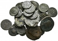IMPERIO ROMANO. Lote compuesto por 39 monedas de bronce, conteniendo los siguientes emperadores: Constantino I, Helena, Licinio I, Licinio II, Constan...
