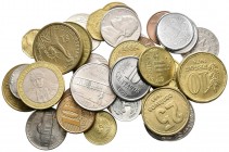 MONEDAS EXTRANJERASLote compuesto por 42 monedas americanas del siglo XX. A EXAMINAR.