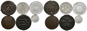 MARRUECOS. Conjunto de 6 monedas de diferentes épocas, materiales. módulos así como estados de conservación. A EXAMINAR.
