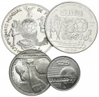 MEXICO. Conjunto de 4 piezas de plata, 3 monedas de 25, 50 y 100 pesos y 1 medalla conmemorativas de los mundiales de fúbol de México 1986. SC. A EXAM...