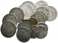 Conjunto formado por 24 monedas mundiales (23 de ellas de plata con un peso total de 386g). Diferentes módulos, periodos históricos, como estados de c...
