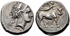 GRIECHISCHE MÜNZEN. KAMPANIEN. NEAPOLIS. 
Didrachmon, 300-275 v. Chr. Nymphenkopf mit Halskette, Binde und Ohrring n. r., dahinter Demeter mit langer...