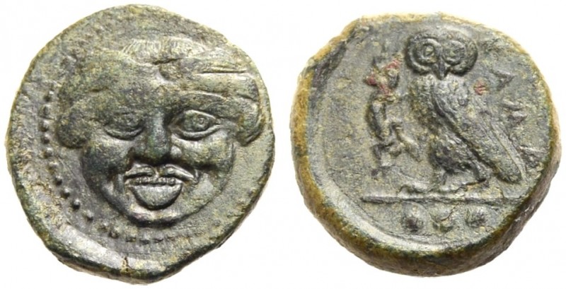 GRIECHISCHE MÜNZEN. SIZILIEN. KAMARINA. 
Tetras, 420-410 v. Chr. Gorgoneion von...