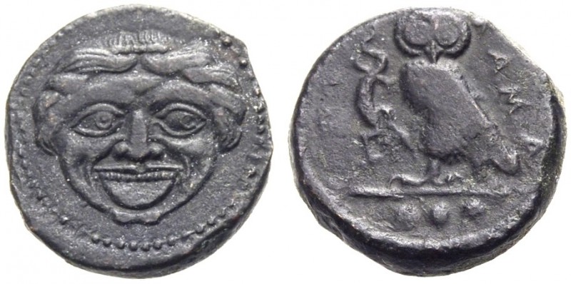 GRIECHISCHE MÜNZEN. SIZILIEN. KAMARINA. 
Bronze-Tetras, 420-405 v. Chr. Gorgone...