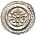 ALTDEUTSCHE MÜNZEN UND MEDAILLEN. LINDAU, KÖNIGLICHE MÜNZSTÄTTE. 
Brakteat um 1250-1270. Zwei an den Stielen zusammengebundene Lindenzweige, dazwisch...
