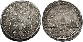 ALTDEUTSCHE MÜNZEN UND MEDAILLEN. NÜRNBERG, STADT. 
Taler 1680. Die 3 Stadtwappen. Rv. Stadtansicht, darüber der strahlende Name Gottes. Kellner 259,...