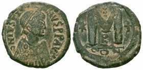 JUSTIN I. 518-527 AD.Constantinople Mint.AE Follis

Obverse : DN IVSTINVS PP AVG; pearl diademed, draped, cuirassed bust right 
Reverse : Large M, sta...