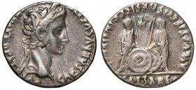 Augusto (27 a.C.-14 d.C.) Denario - Testa laureata a d. - R/ Caio e Lucio stanti di fronte - RIC 207 AG (g 3,74) Screpolatura sul collo al D/
BB+