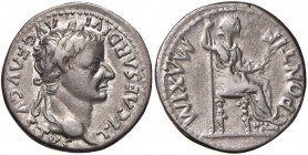 Tiberio (14-37) Denario (Lugdunum) Busto laureato a d. - R/ PONTIF MAXIM, Livia seduta a d. - RIC 30 AG (g 3,66)
qSPL