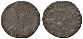 Costanzo II (337-361) Follis ridotto - Busto diademato a D- Legionario verso s. - AE (g 4,53) Porosa
MB