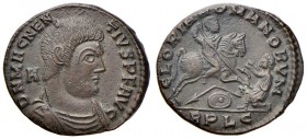 Magnenzio (350-353) Maiorina (Lugdunum) Busto a d. - R/ L’imperatore a cavallo a d. colpisce un nemico - RIC 115 AE (g 5,52)
SPL