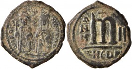 BISANZIO Focas (602-610) Follis (Antiochia) - L’mperatore e la moglie stanti di fronte - R/ Lettera M - Sear 671 AE (g 10,74)
BB