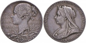 MEDAGLIE Vittoria - Medaglia 1897 Sessantesimo di regno - AG (g 9,78 - Ø 26 mm) Colpetti al bordo
BB+