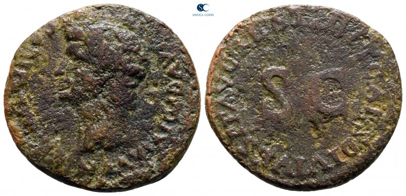 Germanicus AD 37-41. Rome
As Æ

26 mm., 7,91 g.



fine