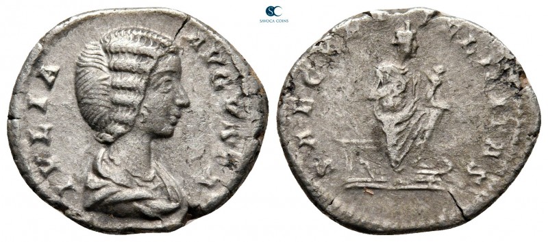 Julia Domna. Augusta AD 193-217. Rome
Denarius AR

19 mm., 2,99 g.



nea...