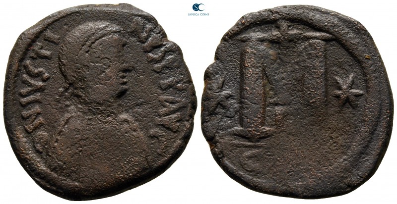 Justin I AD 518-527. Constantinople
Follis or 40 Nummi Æ

32 mm., 15,28 g.
...