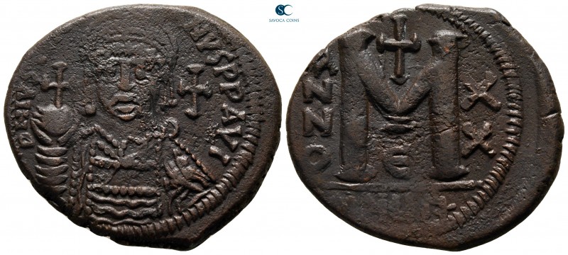 Justinian I AD 527-565. Theoupolis (Antioch)
Follis or 40 Nummi Æ

37 mm., 20...