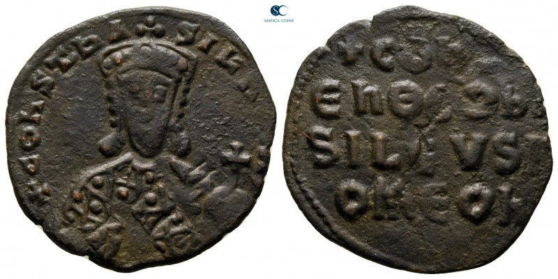 Constantine VII, Porphyrogenitus AD 913-959. Constantinople
Follis or 40 Nummi ...