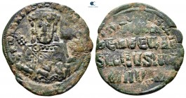 Romanus I Lecapenus AD 920-944. Constantinople. Follis or 40 Nummi Æ