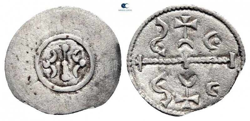 Stefan III AD 1162-1172. 
Denár AR

13 mm., 0,21 g.



very fine