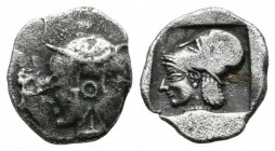 Diobol AR
Mysia, Lampsakos. c. 500-490 BC. Female janiform head, wearing taenia, earring and necklace / Head of Athena left, Corinthian helmet pushed...