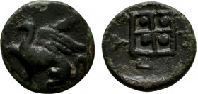 Bronze Æ
Thrace, Abdera, c. 425-350 BC, Griffin seated to left / linear square with four globes
11 mm, 0,88 g
