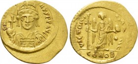 Solidus AV
Justinian I (527-565), Constantinople, D N IVSTINIANVS P P AVG, Helmeted and cuirassed bust facing, holding globus cruciger and shield dec...