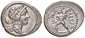 ROMANE IMPERIALI - Giulio Cesare († 44 a.C.) - Denario - Testa di Venere a d. /R Enea porta il padre Anchise sulla spalla e regge il palladio B. 10; C...
