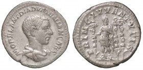 ROMANE IMPERIALI - Diadumeniano (218) - Denario - Busto drappeggiato e corazzato a d. /R Diadumeniano stante a s. tiene una insegna e uno scettro tras...