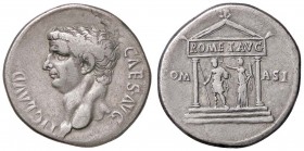 ROMANE PROVINCIALI - Claudio (41-54) - Cistoforo (Efeso) - Testa a s. /R Tempio a due colonne, all'interno Claudio viene incoronato da una figura femm...