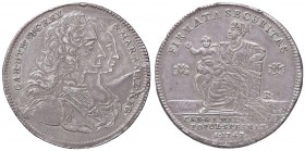 ZECCHE ITALIANE - NAPOLI - Carlo di Borbone (1734-1759) - Piastra 1747 P.R. 28; Mont. 55 RR (AG g. 25,39) Ottima conservazione per questo tipo di mone...