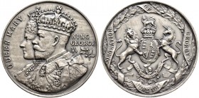 Ausländische Münzen und Medaillen. Großbritannien. George V. 1910-1937 
Matt versilberte Bronzemedaille 1911 von A.H. Darby (unsigniert), auf die Krö...