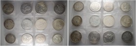 Lots ausländischer Münzen und Medaillen. 
24 Stücke: GROSS-SILBERMÜNZEN aus dem Zeitraum 1870-1963. Dabei AUSTRALIEN, CHINA (Mementodollar 1927, Trad...