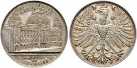 Altdeutsche Münzen und Medaillen. Frankfurt, Stadt. 
Silbermedaille 1895 von Bergmann, auf die Einweihung des neuen Postgebäudes. Gebäudeansicht / Li...